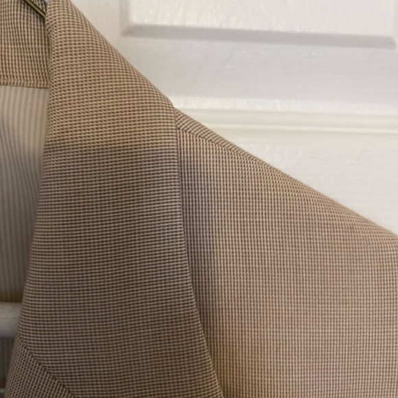 Tan Summer Suit 42L - Picture 2 of 3